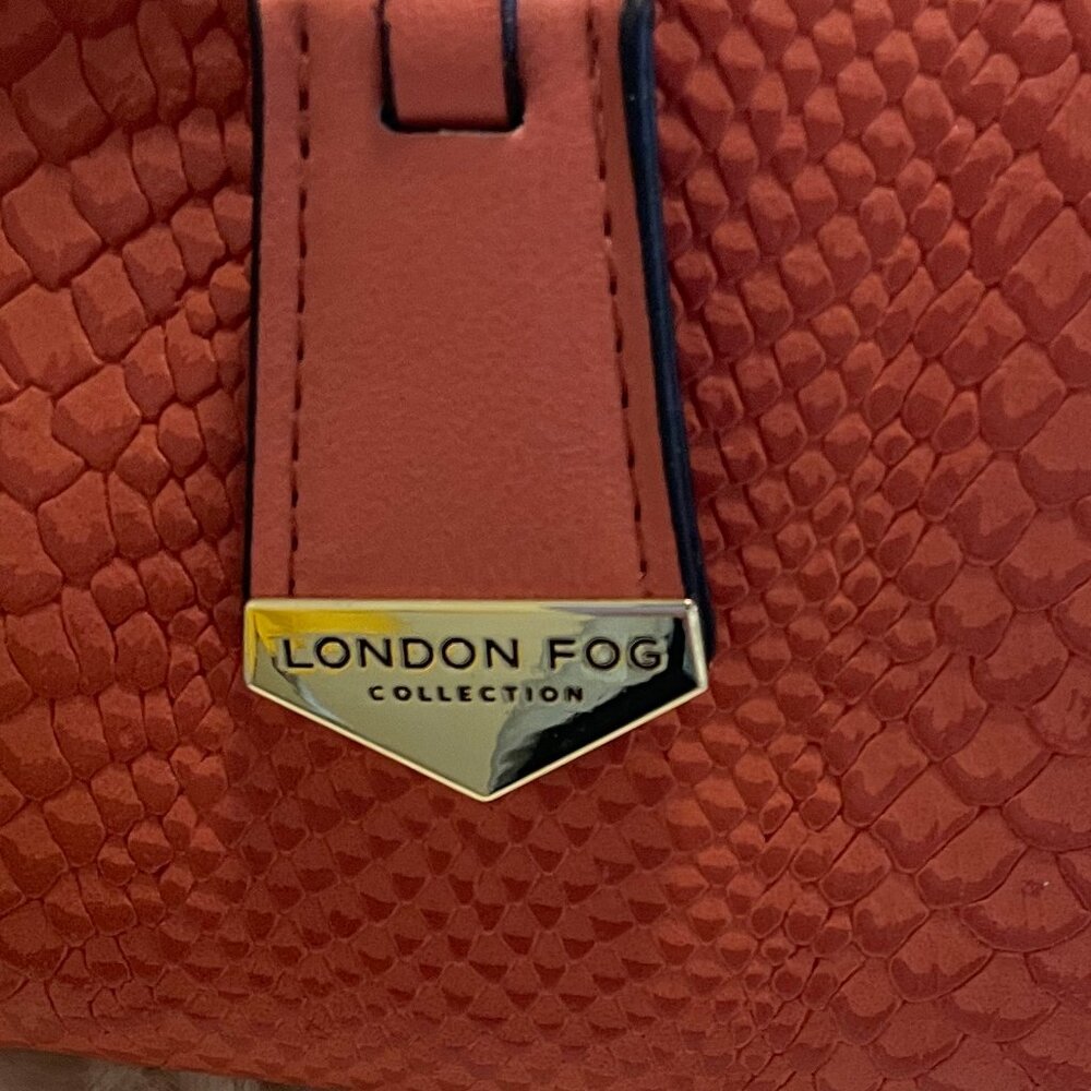 London Fog Bucket Cossbody Bag NWOT - Picture 2 of 15